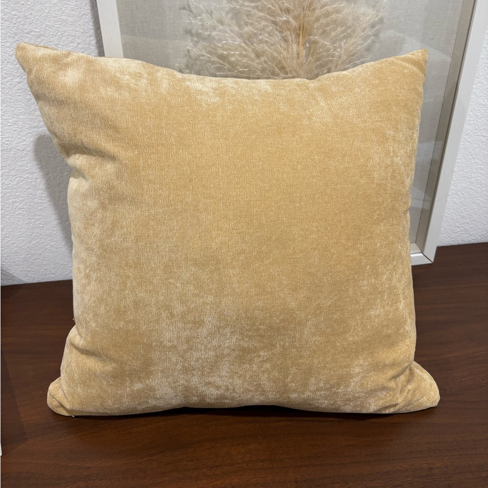 Siscovers Soft Gold Decorative Throw Pillow